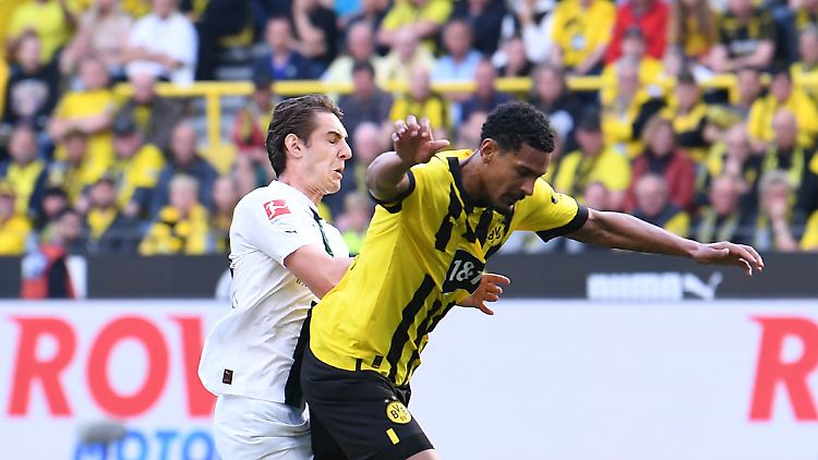 Der Schubser gegen Sébastien Haller reicht für einen Elfmeter.