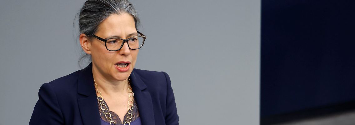 Nina Scheer.jpg