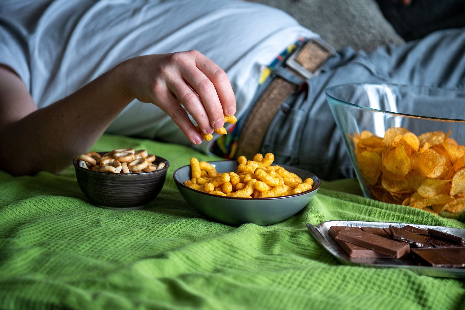 Naschen Sie noch oder snacken Sie schon? Wer anstatt zu chillen ...