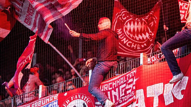 Bayern-Ultras sollen Löwen-Fans aufgelauert haben.