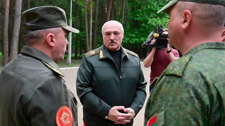 Lukaschenko zeigte sich zuvor am 9. Mai das letzte Mal öffentlich. 