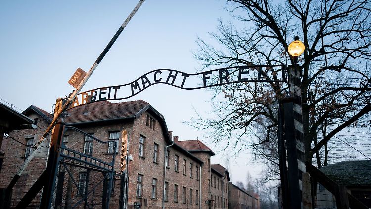 Extrem bedrückender Ort: Das Tor zum früheren Konzentrationslager Auschwitz I im polnischen Oswiecim.