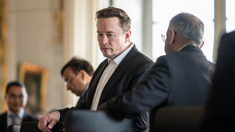 In der Vorladung heißt es, dass Musk möglicherweise von Epstein an JP Morgan verwiesen worden sei. 