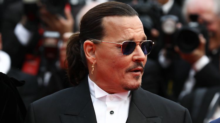 Ist als Ludwig XV. in einem Historiendrama zu sehen: Johnny Depp in Cannes. 