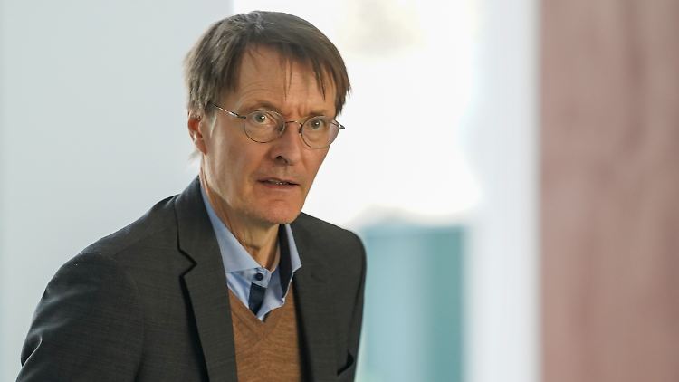 Gesundheitsminister Karl Lauterbach lässt sich durch die Pläne der Angeklagten nicht irritieren.