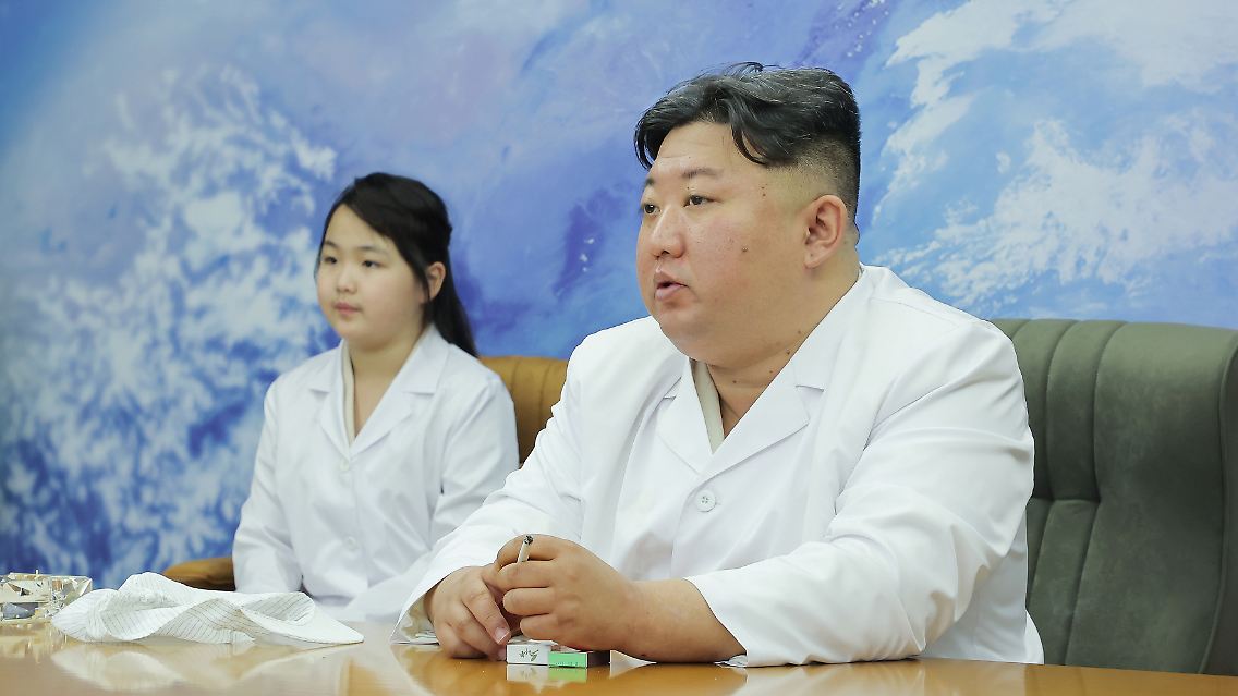 Bei dem Termin in Pjöngjang war auch Kim Jong Uns Tochter Ju-ae dabei.