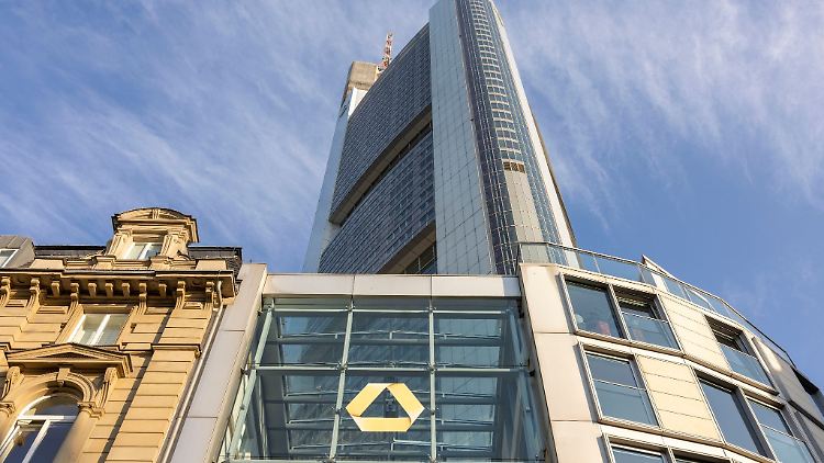 "Wir sind mit viel Schwung ins Jahr gestartet und knüpfen damit nahtlos an das starke Vorjahr an", bilanziert der Commerzbank-Vorstandsvorsitzende Manfred Knof.
