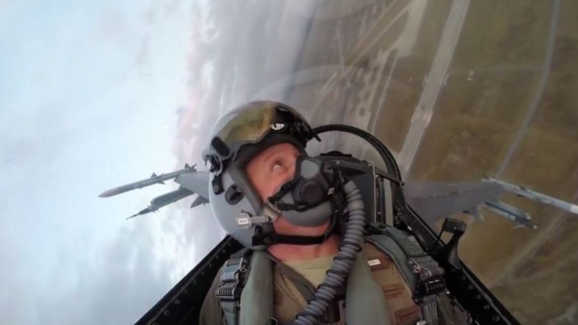 F-16.JPG