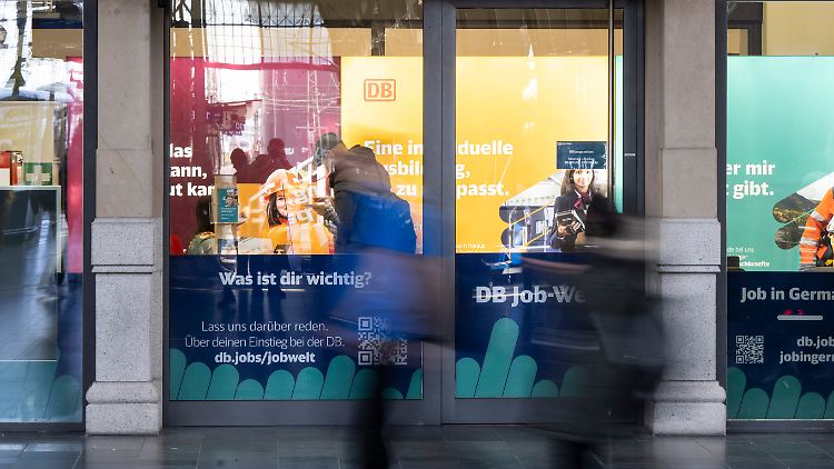 Vom Manager bis zum Obdachlosen, vom Ausbildungssuchenden bis zum Quereinsteiger sind laut Bahn in der "Job-Welt" schon viele unterschiedliche Menschen beraten worden.