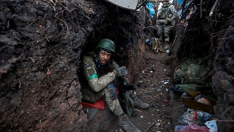 Zuletzt gelang es den Ukrainern, rund 20 Quadratkilometer nördlich und südlich von Bachmut einzunehmen.