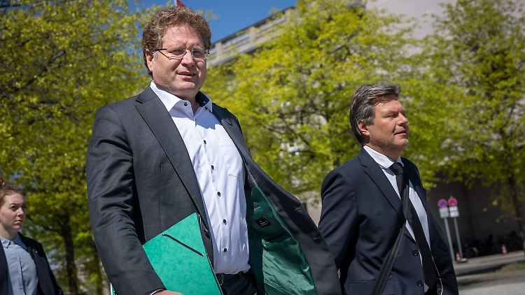Nach internen Prüfungen verkündete Habeck die Entlassung seines Wirtschaftsstaatssekretärs Graichen.