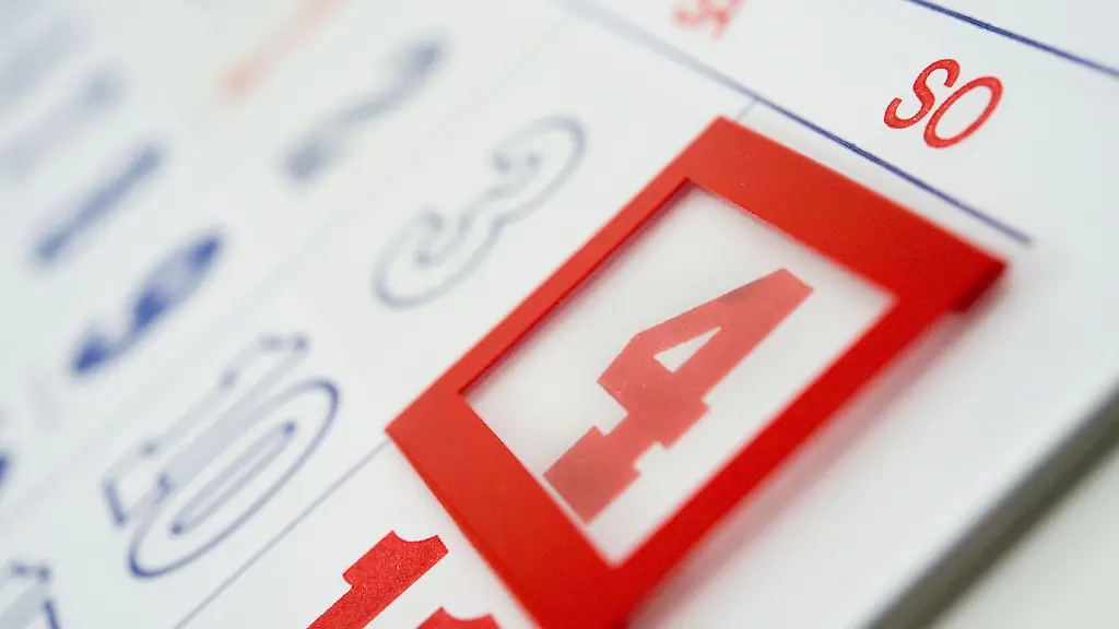 Das-Arbeitszeitgesetz-erlaubt-Sonn-und-Feiertagsarbeit-fuer-bestimmte-Branchen