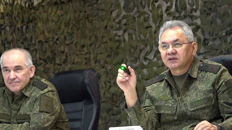 Vor allem Bilder von Innenräumen verbreitet das russische Verteidigungsministerium über die Agentur TASS.