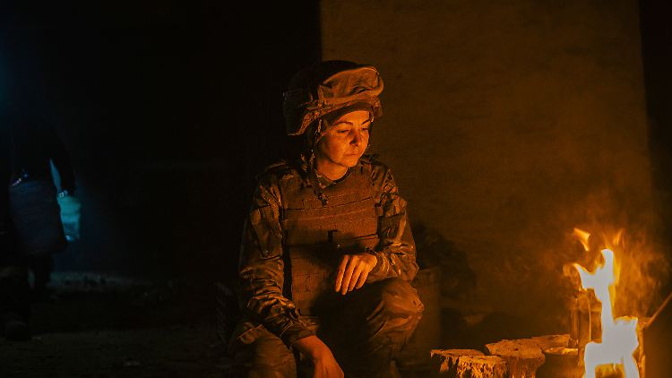Ukrainische Soldatin im Asow-Stahlwerk während der Belagerung der Stadt. 