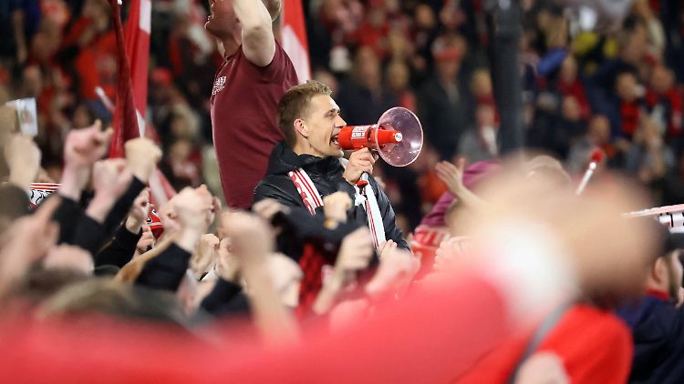 Nils Petersen feierte sein letztes Heimspiel mit den Freiburger Fans.