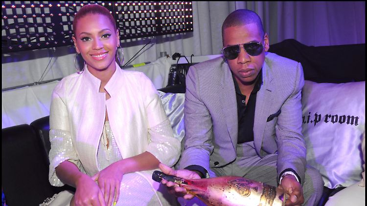 Jetzt können sie die Korken knallen lassen - Beyoncé und Jay-Z haben das teuerste Haus Kaliforniens gekauft.