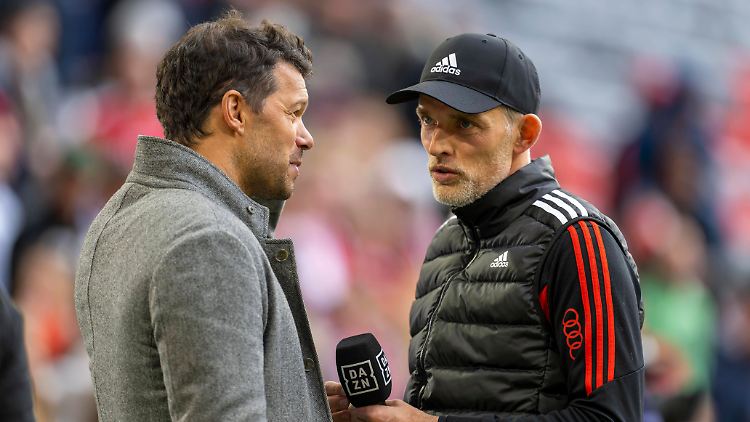 Michael Ballack im Gespräch mit Bayern-Trainer Thomas Tuchel.