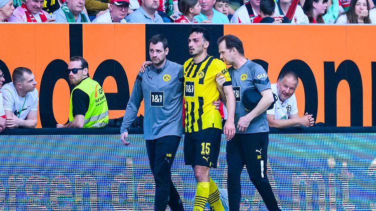 Mats Hummels musste gegen den FC Augsburg kurz vor dem Ende der Partie vom Platz.