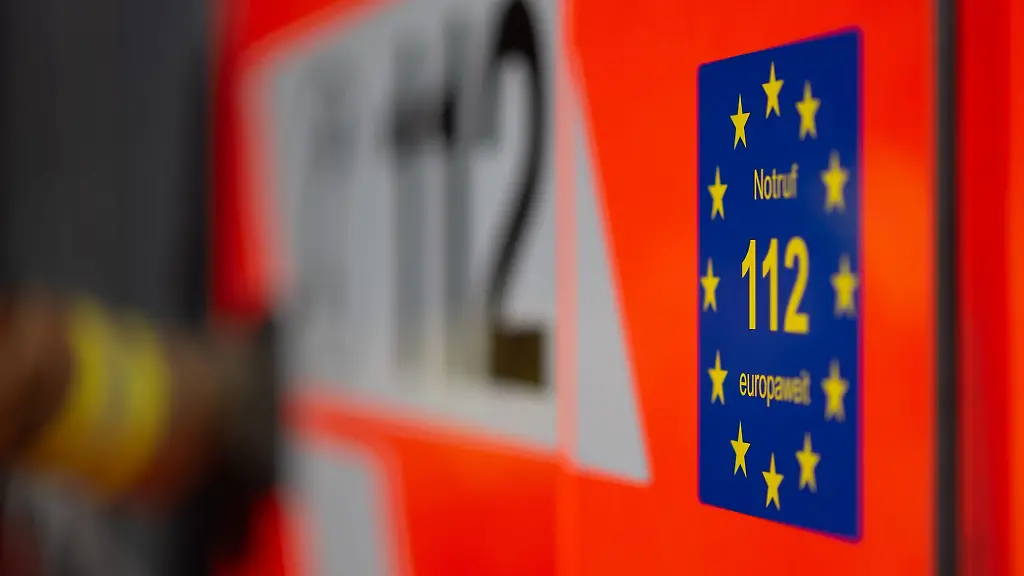 Die-Nummer-112-ist-die-einheitliche-Notrufnummer-fuer-medizinische-Notlagen-Feuer-oder-polizeiliche-Hilfe