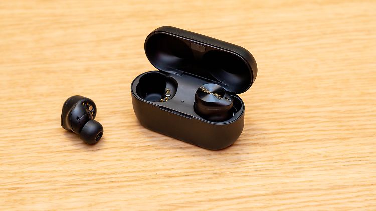 Die Technics EAH-AZ80 sind in Schwarz oder Silber erhältlich.
