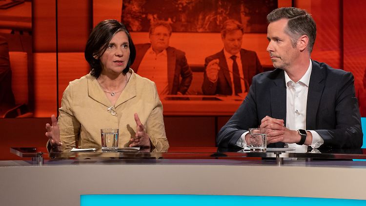 "Ist die Energiewende in Gefahr?", fragt Louis Klamroth seine Gäste bei "Hart aber fair". 