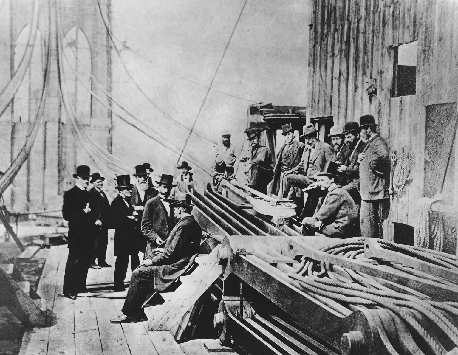 Am 24. Mai 2023 ist es genau 140 Jahre her, dass die Brooklyn Bridge über dem East River in New York eröffnet wurde.