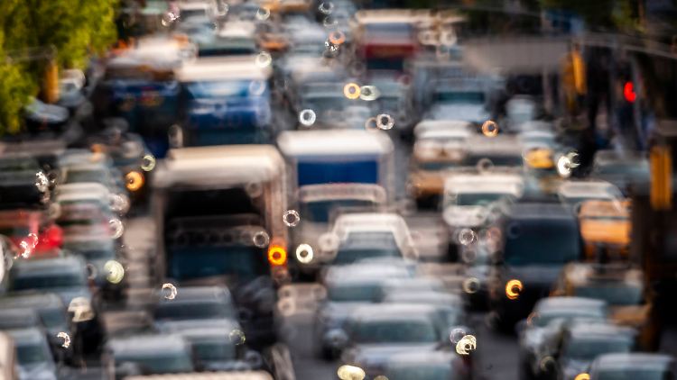 Die EU-Kommission geht davon aus, dass die Euro-7-Norm vor allem die Stickoxid-Emissionen deutlich reduzieren könnte.