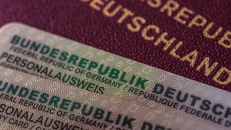 Bei besonderen Integrationsleistungen soll die Einbürgerung schon nach drei Jahren möglich sein.