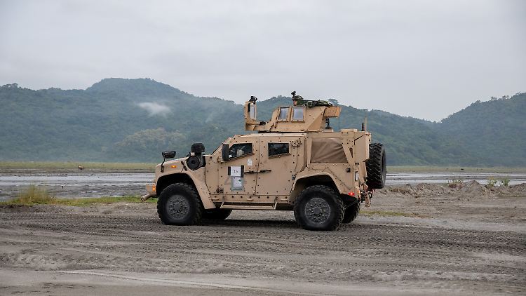 Die USA stellten der Ukraine mehrere Hundert MRAP-Militärfahrzeuge zur Verfügung. (Archivbild)