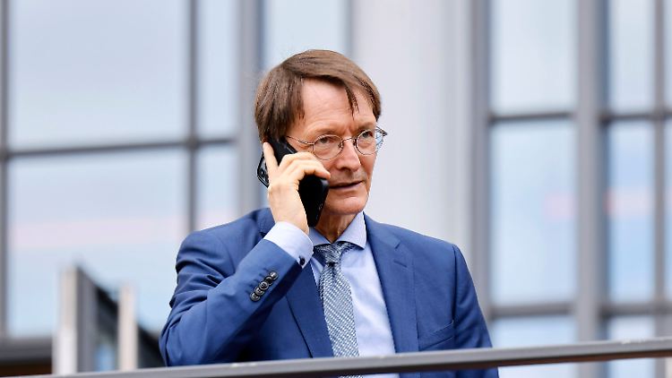 "Hallo 'Bild', die Aussage mit den Klinik-Schließungen stimmt nicht". Nach Aussage von Gesundheitsminister Lauterbach sollen die Überlebenschancen eher steigen. 