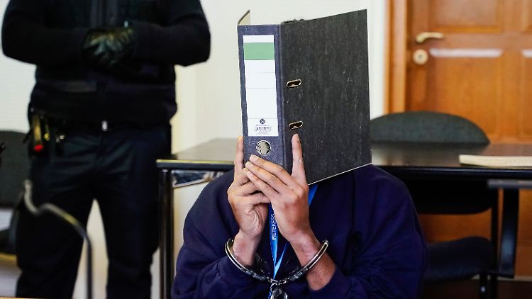 Einem Gutachter zufolge leidet der Angeklagte unter paranoider Schizophrenie. 