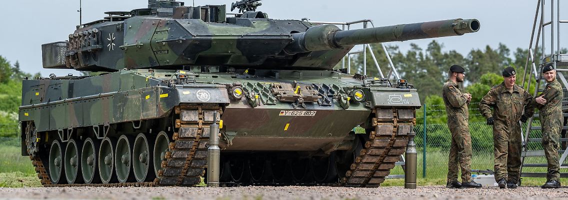 Ein Kampfpanzer vom Typ Leopard II A6. Die Bundeswehr erhält als Ausgleich für Panzerlieferungen an die Ukraine 18 neue Kampfpanzer vom Nachfolgermodell Leopard 2A8.