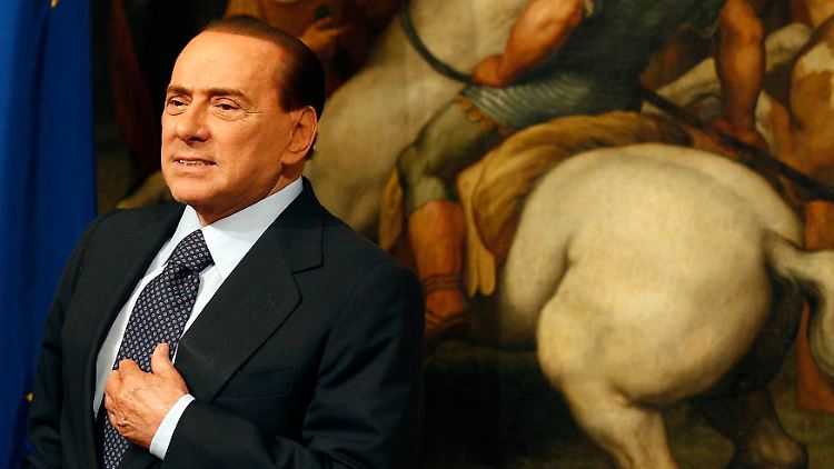 Ganz staatsmännisch im Regierungspalast Chigi: Berlusconi bleibt cool.