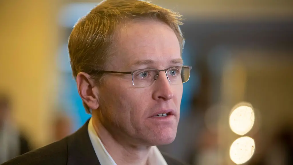 Daniel-Guenther-CDU-Ministerpraesident-von-Schleswig-Holstein-gibt-ein-Statement-ab