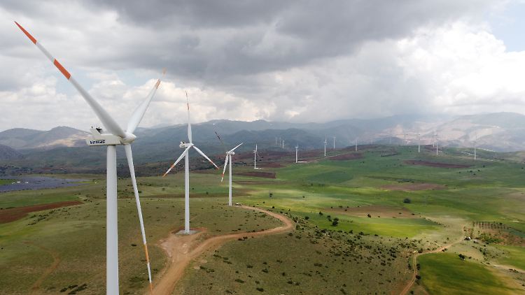 Das Wind- und Solarkraftwerk Yahyali in der türkischen Stadt Kayseri.