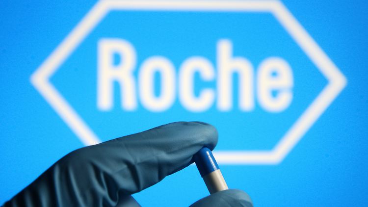 Der Pharma-Konzern Roche wehrt sich gegen die höheren Rabatte auf Medikamente. 