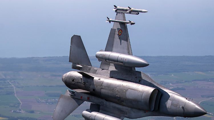 F-16 der portugiesischen Luftwaffe am vergangenen Montag bei einem Patrouillenflug über Litauen.
