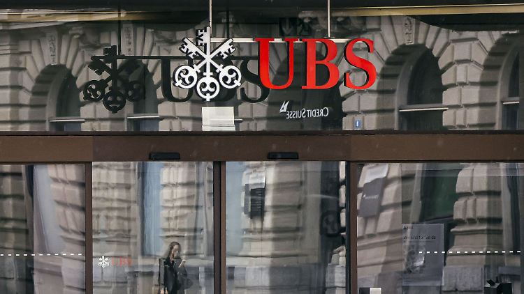 Die EU-Kommission sieht keine Bedenken bei der Übernahme von Credite Suisse durch UBS.