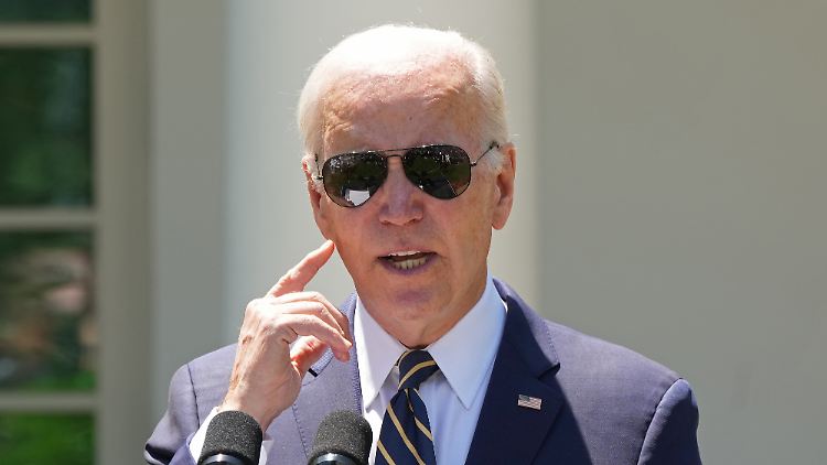 "Unsere Mitarbeiter treffen sich weiterhin, während wir hier sprechen, und sie machen Fortschritte", so Biden.