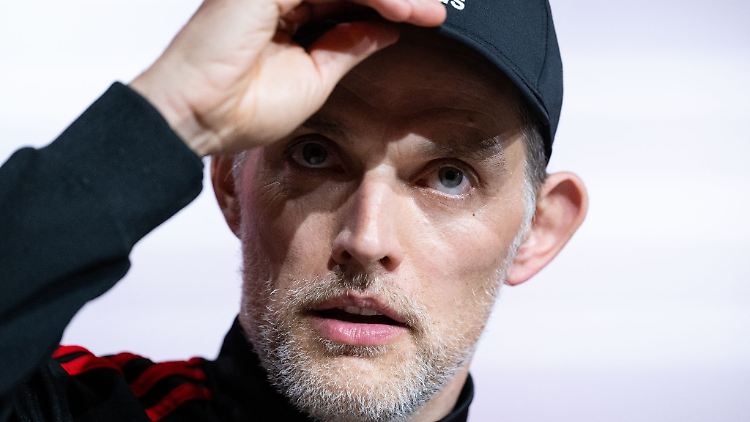 Bayern-Trainer Thomas Tuchel winkt offenbar eine Doppelrolle beim FC Bayern.