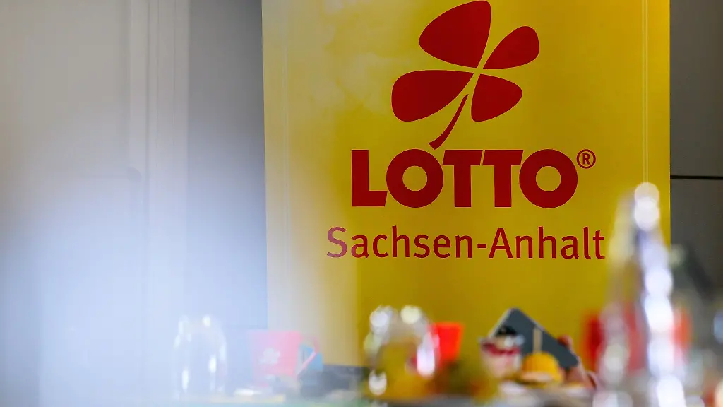 Lotto-Sachsen-Anhalt-steht-auf-einem-Schild