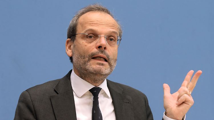 Felix Klein schlägt drei Maßnahmen vor, um Judenhass an Schulen zu unterbinden.