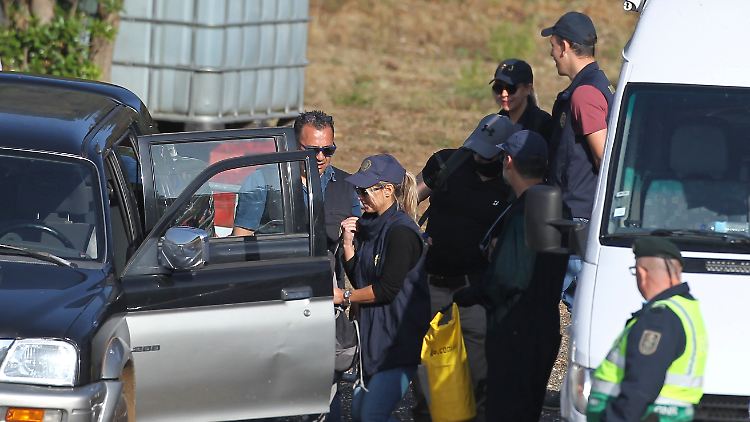 Die gefundenen Gegenstände werden in Deutschland untersucht.