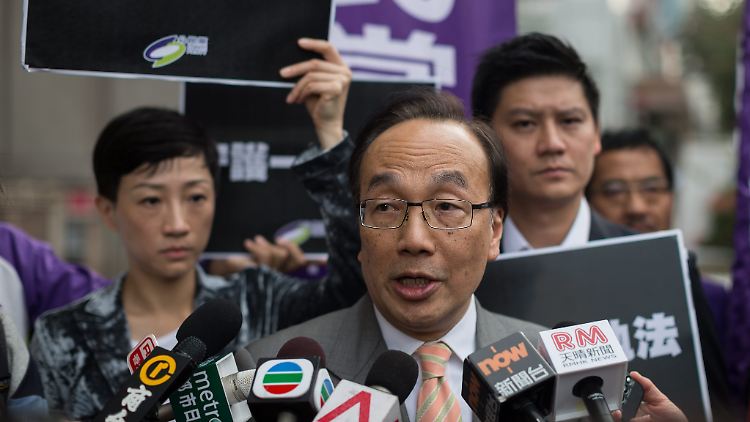 Partei-Mitbegründer Alan Leong kandidierte als bisher Einziger ohne Pekings Unterstützung bei der Wahl des Hongkonger Verwaltungschefs - und verlor.