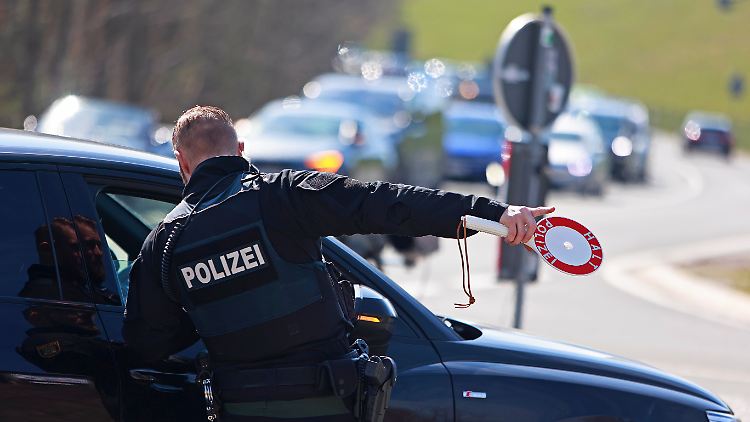Die Dozentin Bahar Aslan schrieb, dass sie "Herzrasen bekomme", wenn sie oder Freunde in eine Polizeikontrolle geraten.