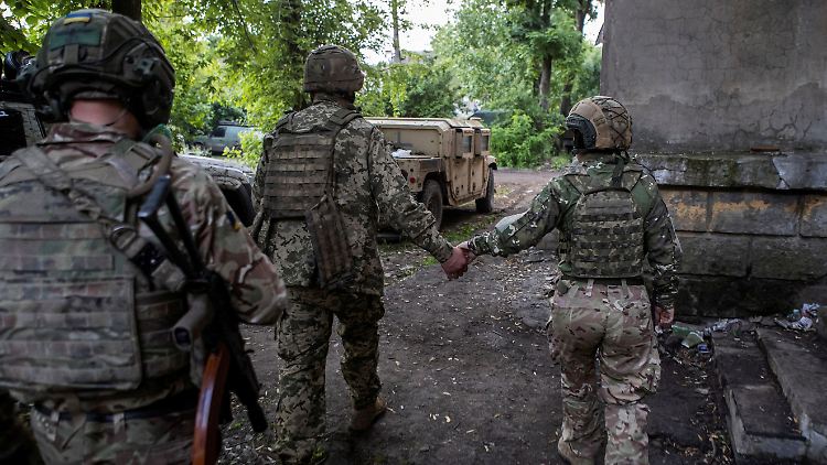 "Es ist Zeit, sich das zurückzuholen, was uns gehört", schreibt der Befehlshaber der ukrainischen Streitkräfte. 