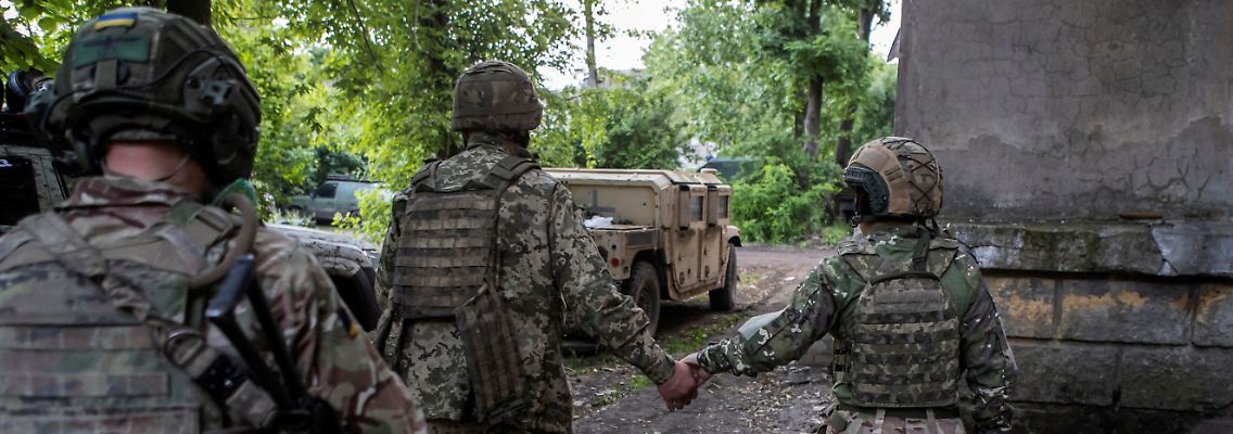 2023-05-27T091657Z_1316164132_RC2I41AZRFH9_RTRMADP_3_UKRAINE-CRISIS-BAKHMUT.JPG