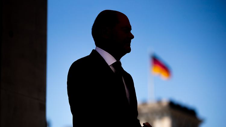 Der Streit um Habecks Heizungsgesetz spaltet die Ampel-Koalition. Die Deutschen sehen hier den Kanzler in der Pflicht. 