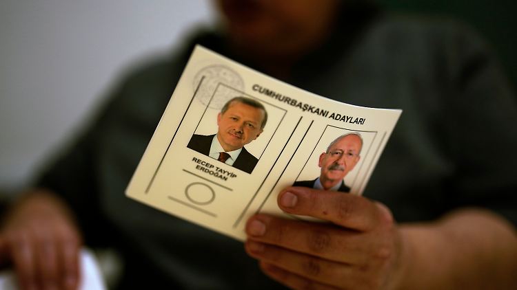 Herausforderer Kilicdaroglu muss einen Rückstand auf Präsident Erdogan aus dem ersten Wahlgang aufholen.