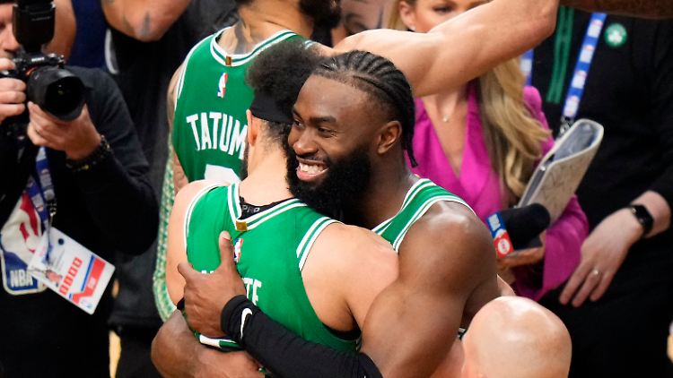 Die Boston Celtics stehen in der NBA vor einem historischen Comeback.